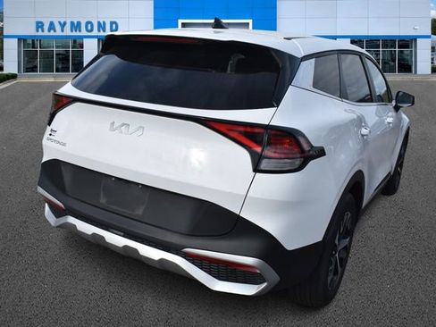 Used 2024 Kia Sportage EX FWD image 3