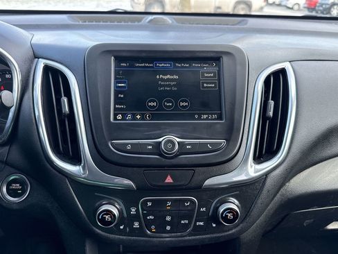 Used 2019 Chevrolet Equinox LT image 12