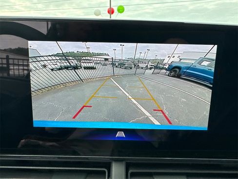 Used 2025 Chevrolet Trax RS w/ Driver Confidence Package image 30