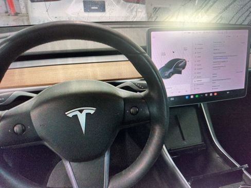 Used 2020 Tesla Model 3 Long Range image 8