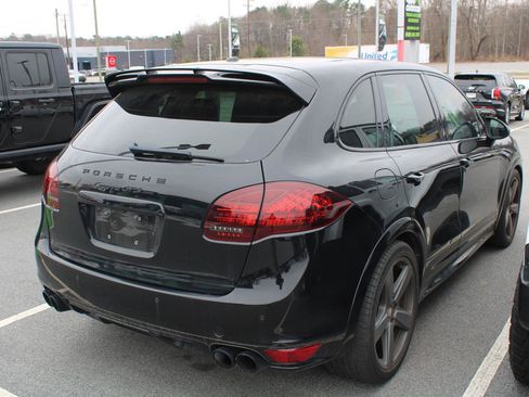 Used 2014 Porsche Cayenne GTS image 6