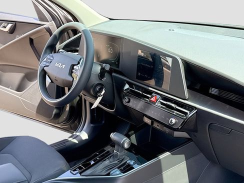 New 2026 Kia Niro LX FWD image 5