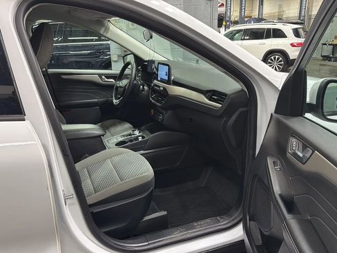 Used 2021 Ford Escape SE w/ Cold Weather Package AWD/4WD image 25