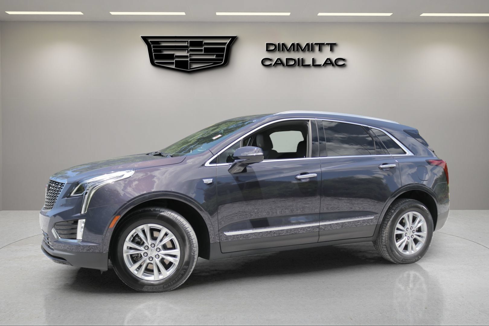 Used 2024 Cadillac XT5 Luxury FWD image 1