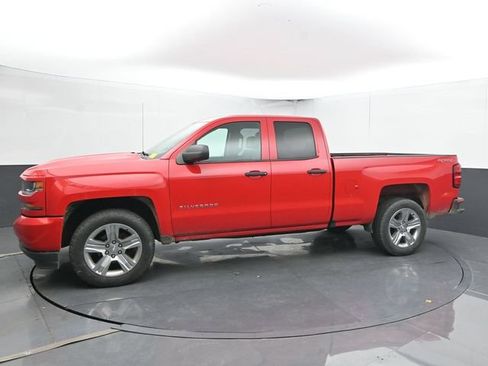 Used 2017 Chevrolet Silverado 1500 Custom w/ Custom Convenience Package AWD/4WD image 8