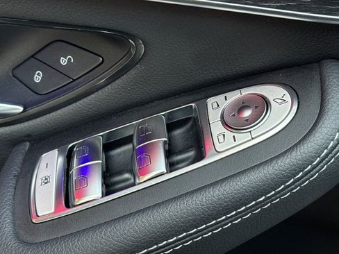 Used 2022 Mercedes-Benz GLC 300 4MATIC image 12