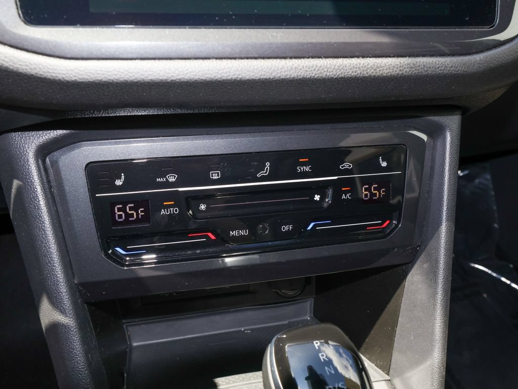 Certified 2024 Volkswagen Tiguan SE R-Line AWD/4WD image 21