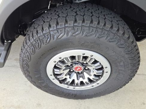 Used 2026 Ford Bronco Outer Banks w/ Sasquatch Package AWD/4WD image 18
