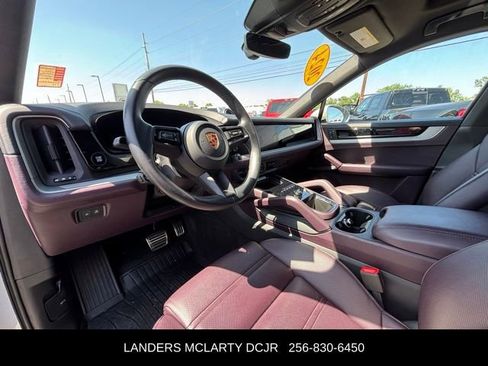 Used 2024 Porsche Cayenne S image 21