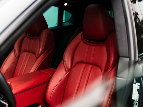 Used 2021 Maserati Levante S GranSport image 20