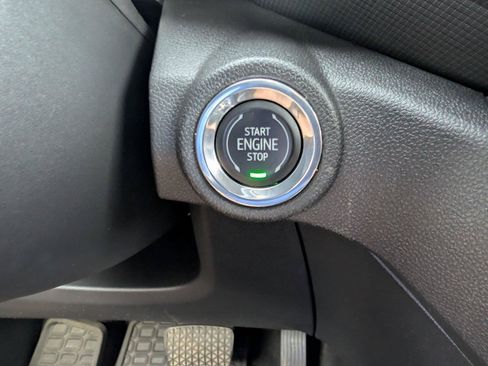 Used 2022 Chevrolet TrailBlazer RS w/ Sun and Liftgate Package FWD image 22