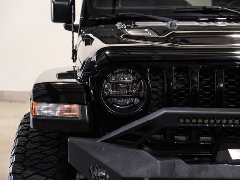 Used 2022 Jeep Wrangler Unlimited Sahara w/ Cold Weather Group AWD/4WD image 4