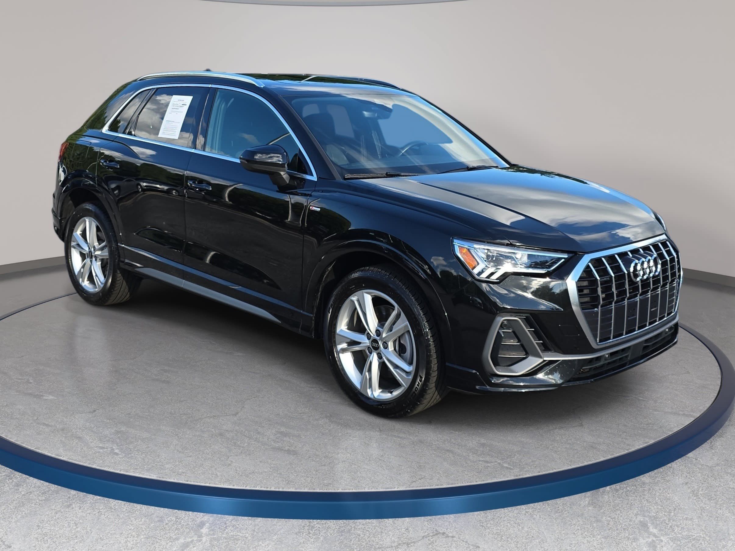 Used 2023 Audi Q3 2.0T Premium AWD/4WD image 3