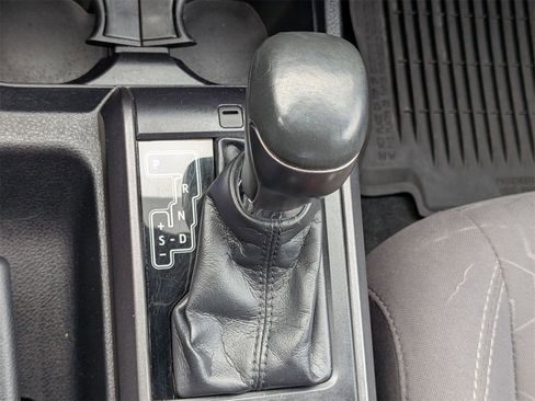 Used 2017 Toyota Tacoma TRD Sport image 26