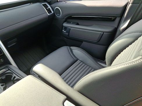 Certified 2026 Land Rover Discovery S AWD/4WD image 4