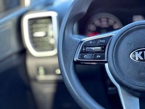 Used 2021 Kia Sportage LX image 32