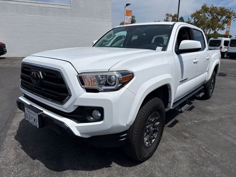 Used 2018 Toyota Tacoma SR5 AWD/4WD image 1