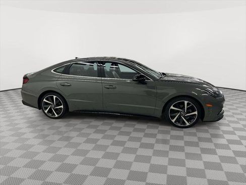 Used 2023 Hyundai Sonata SEL Plus FWD image 2