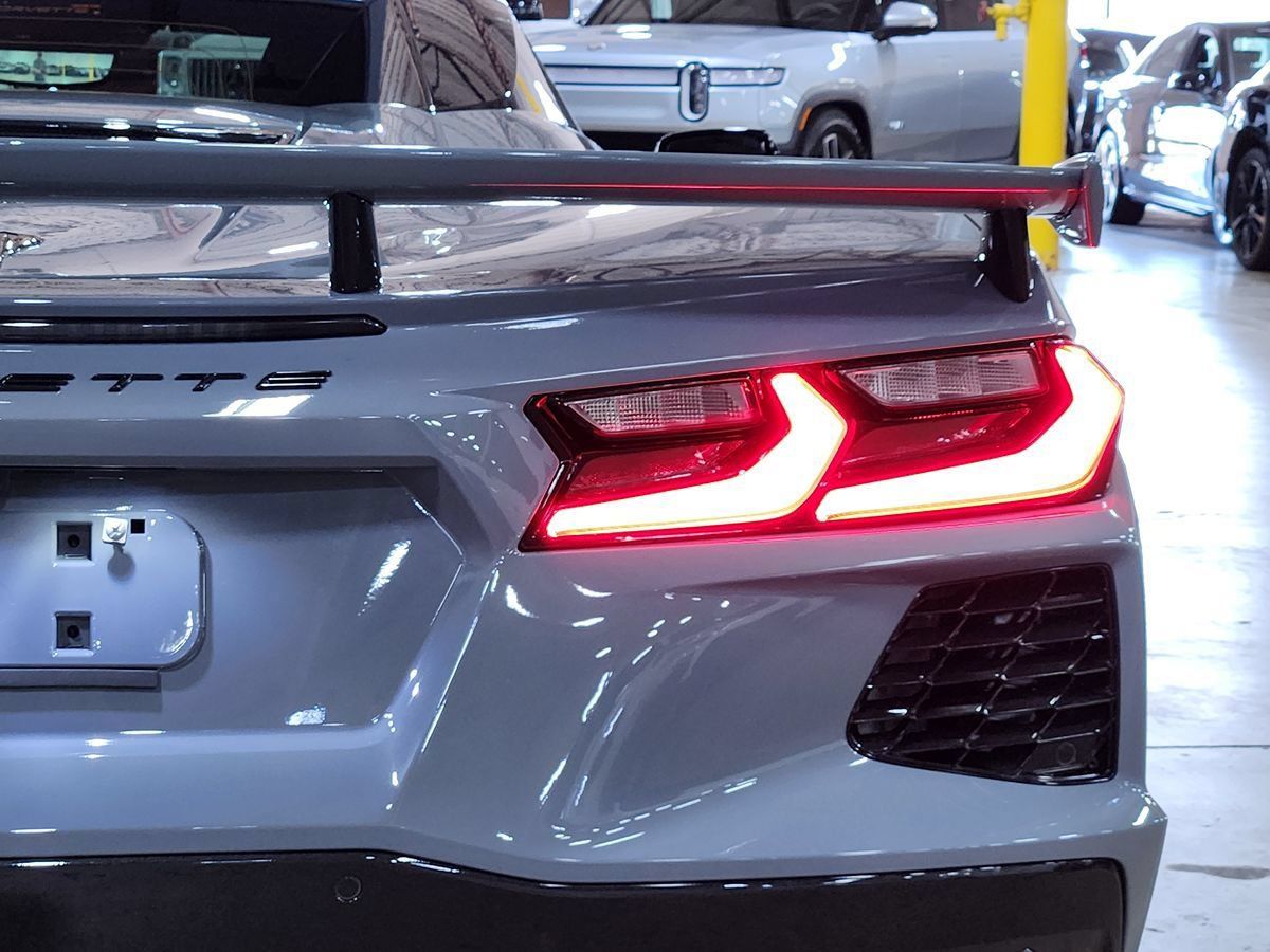 Used 2025 Chevrolet Corvette Stingray Preferred Conv w/ Z51 Performance Package RWD image 23