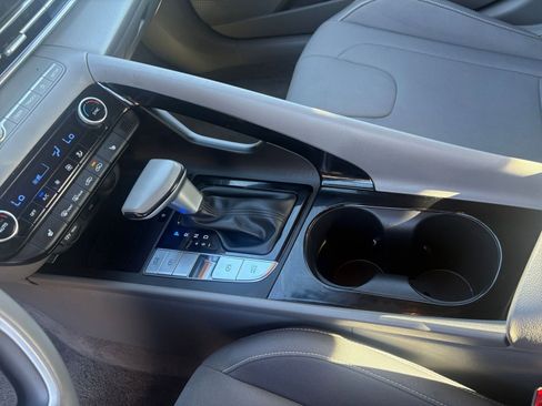 Used 2025 Hyundai Elantra SEL image 42