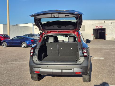 Certified 2025 Nissan Kicks SR FWD image 13