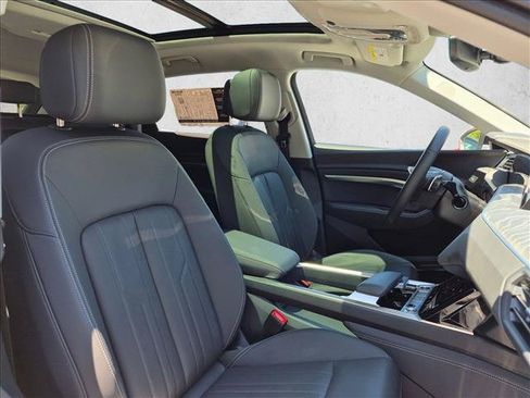 Certified 2024 Audi Q8 e-tron Premium Plus w/ Premium Plus Package AWD/4WD image 22