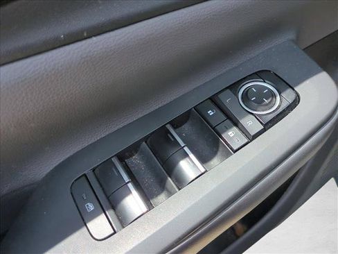 Certified 2024 Toyota Prius XLE FWD image 12