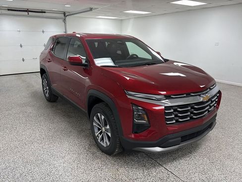 New 2026 Chevrolet Equinox LT w/ Convenience Package II AWD/4WD image 2