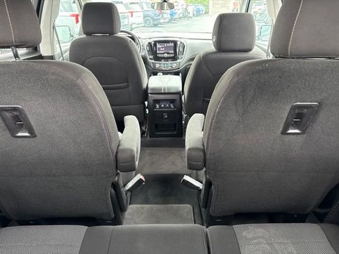 Used 2020 Chevrolet Traverse LT FWD image 34