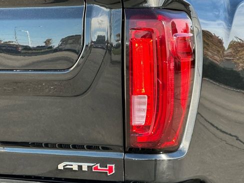 Used 2022 GMC Sierra 2500 AT4 image 27
