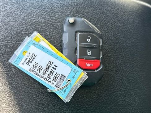 Used 2024 Jeep Wrangler Sport S image 17