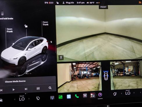 Used 2026 Tesla Model Y 2WD image 27