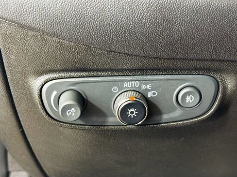 Used 2022 Chevrolet Equinox Premier w/ LPO, Floor Liner Package FWD image 12