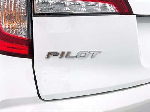 Used 2021 Honda Pilot Touring image 31