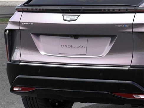 New 2026 Cadillac Lyriq Premium Luxury image 14