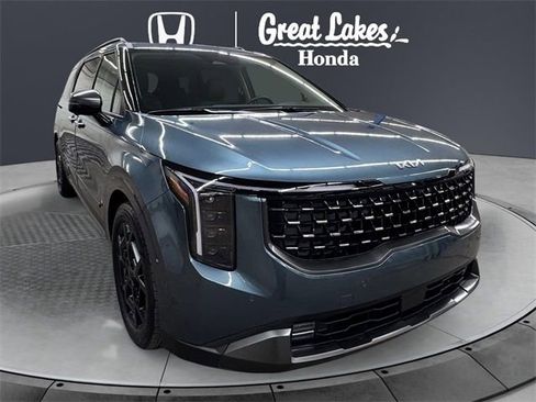 Used 2025 Kia Carnival SX Prestige image 1