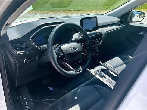 Used 2022 Ford Escape SEL w/ Technology Package AWD/4WD image 11