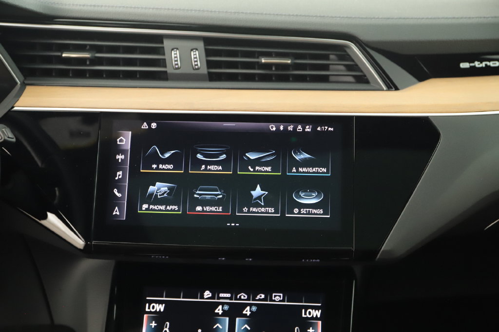 Used 2024 Audi Q8 e-tron Premium Plus AWD/4WD image 19
