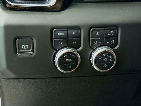 Used 2024 GMC Sierra 2500 Denali Ultimate image 10