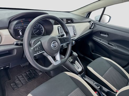 Used 2022 Nissan Versa SV image 7
