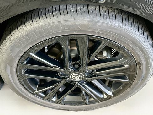 Used 2025 Toyota Camry SE FWD image 11