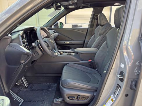 Used 2024 Lexus TX 500h AWD w/ Technology Package image 17