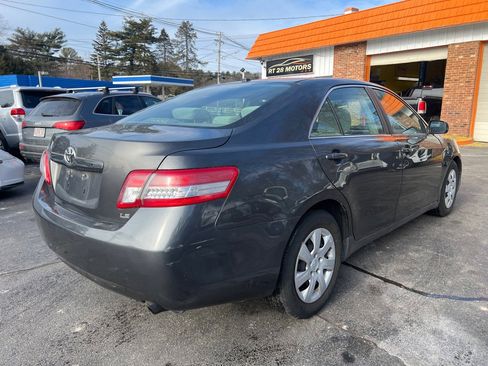 Used 2010 Toyota Camry image 7