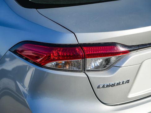 Used 2023 Toyota Corolla LE FWD image 7