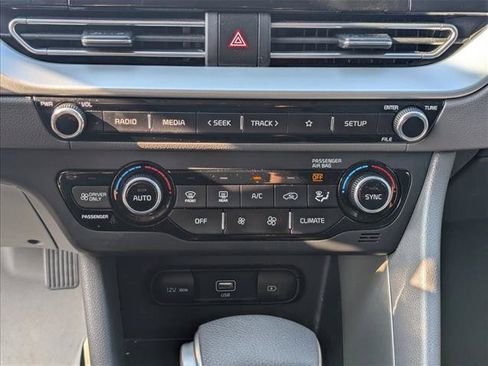 Used 2022 Kia Niro LX FWD image 20