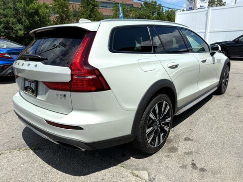 Used 2020 Volvo V60 T5 Cross Country image 6