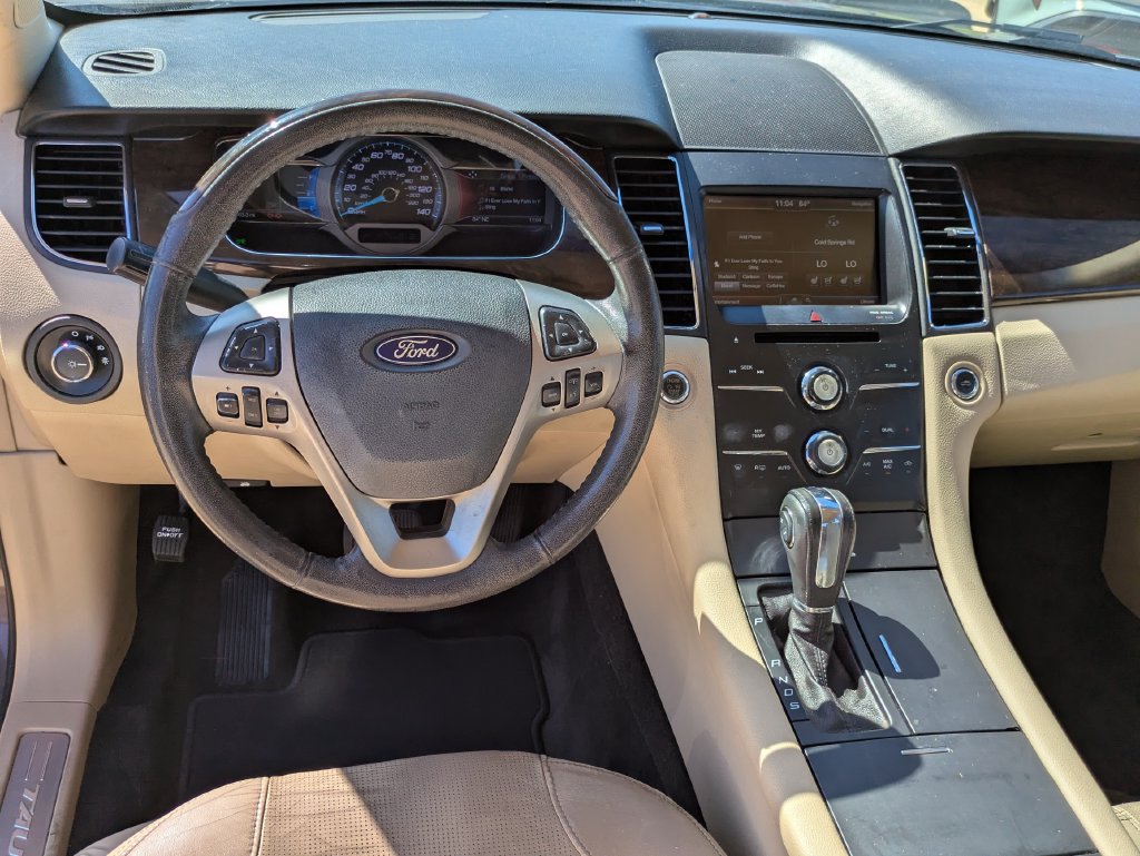 Used 2015 Ford Taurus Limited FWD image 9