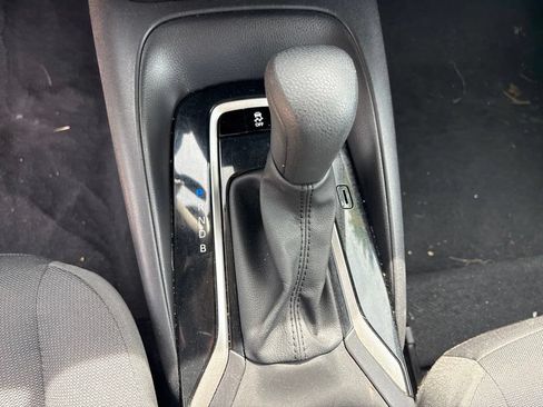 Used 2025 Toyota Corolla LE FWD image 18