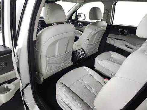 Used 2022 Kia Sorento SX Prestige image 32