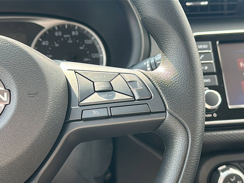 New 2025 Nissan Kicks Play S image 18
